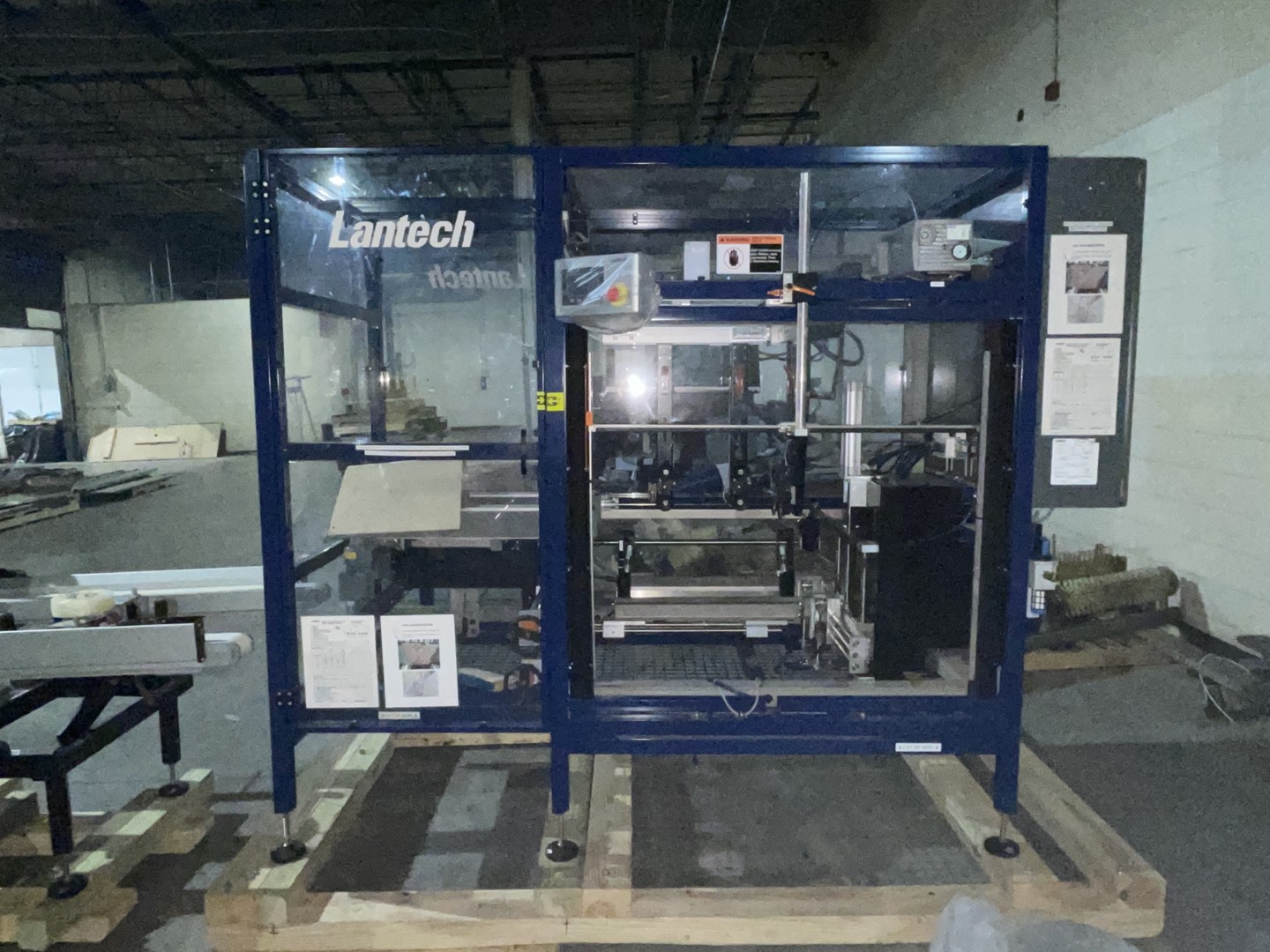 Lantech case erector