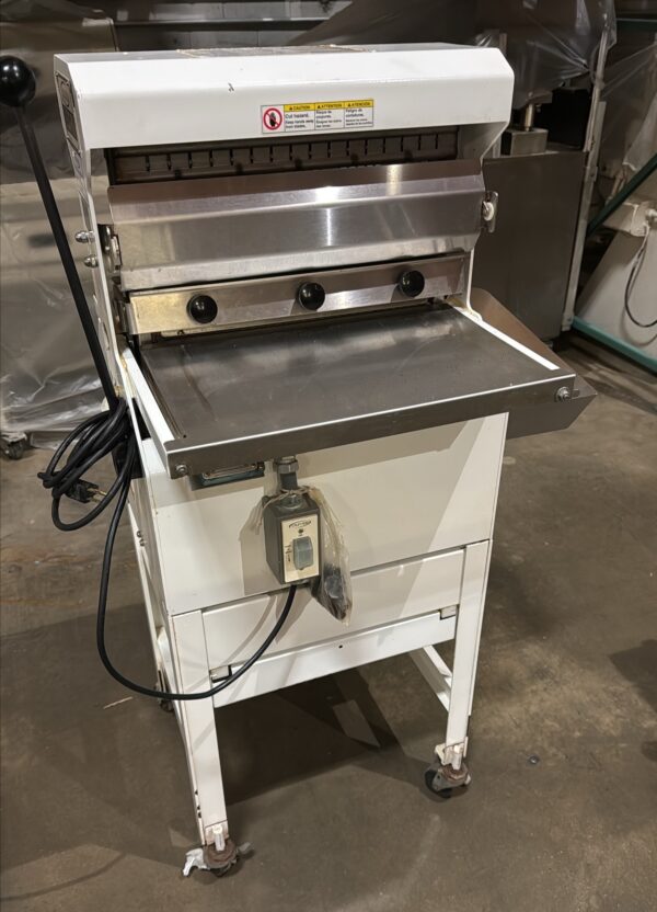 Oliver Bread Slicers - Image 2