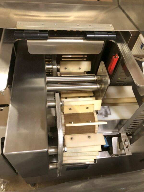Ilapack Delta Eagle Horizontal Flow Wrapper with Product Stacker - Image 13