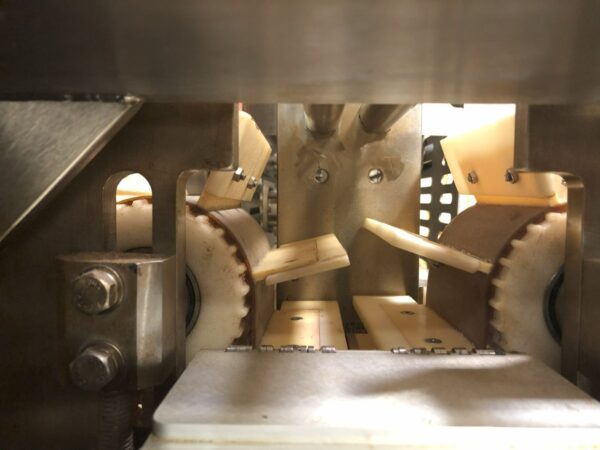 Ilapack Delta Eagle Horizontal Flow Wrapper with Product Stacker - Image 14