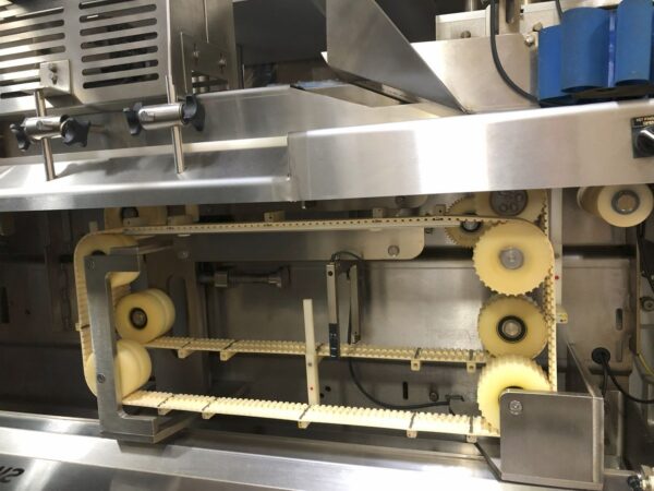 Ilapack Delta Eagle Horizontal Flow Wrapper with Product Stacker - Image 18